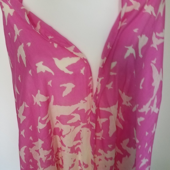 Nwot Bird print pink   scarf / shawl - Picture 7 of 7